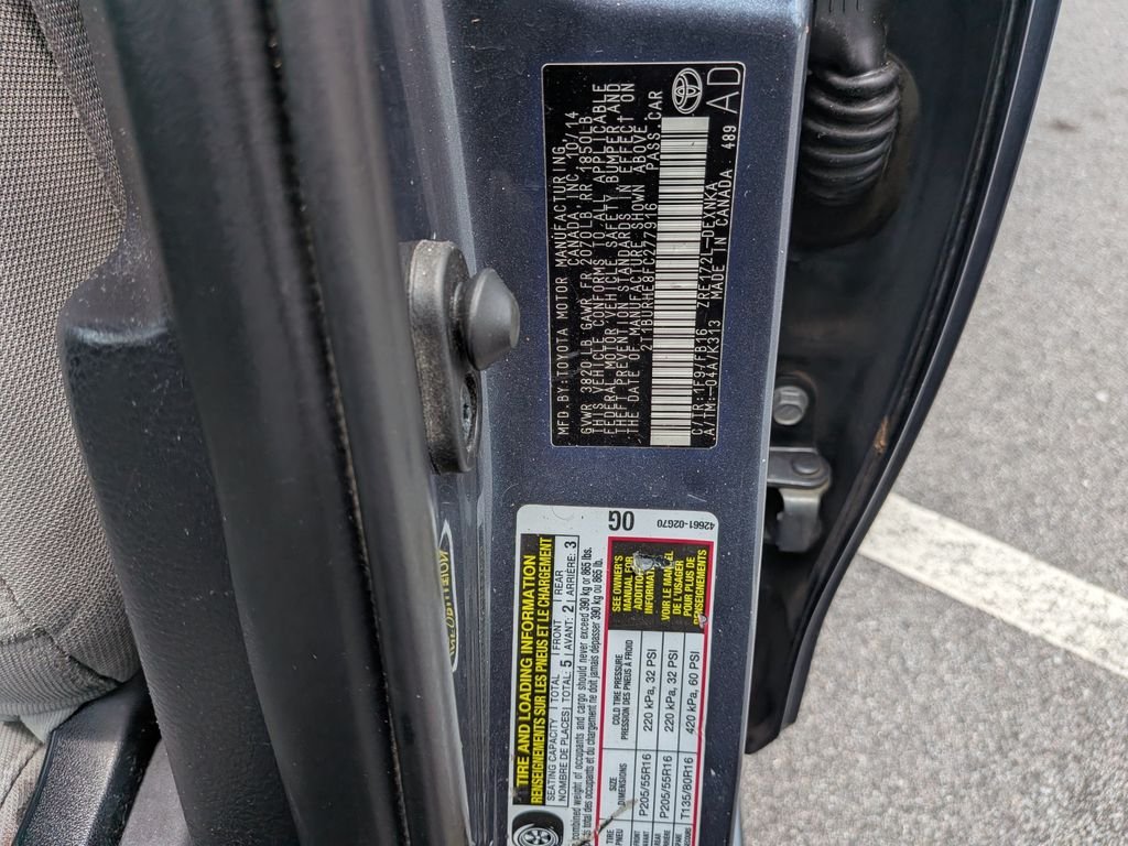 Used 2015 Gray Toyota LE image 31