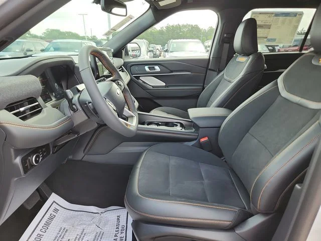 New 2026 Star White Metallic Tri-Coat Ford Tremor image 14