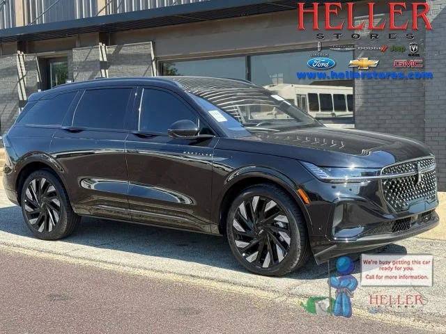 Used 2024 Black Metallic Lincoln Reserve image 1