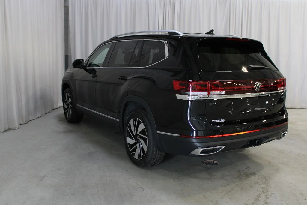 New 2026 Black Volkswagen SEL image 32