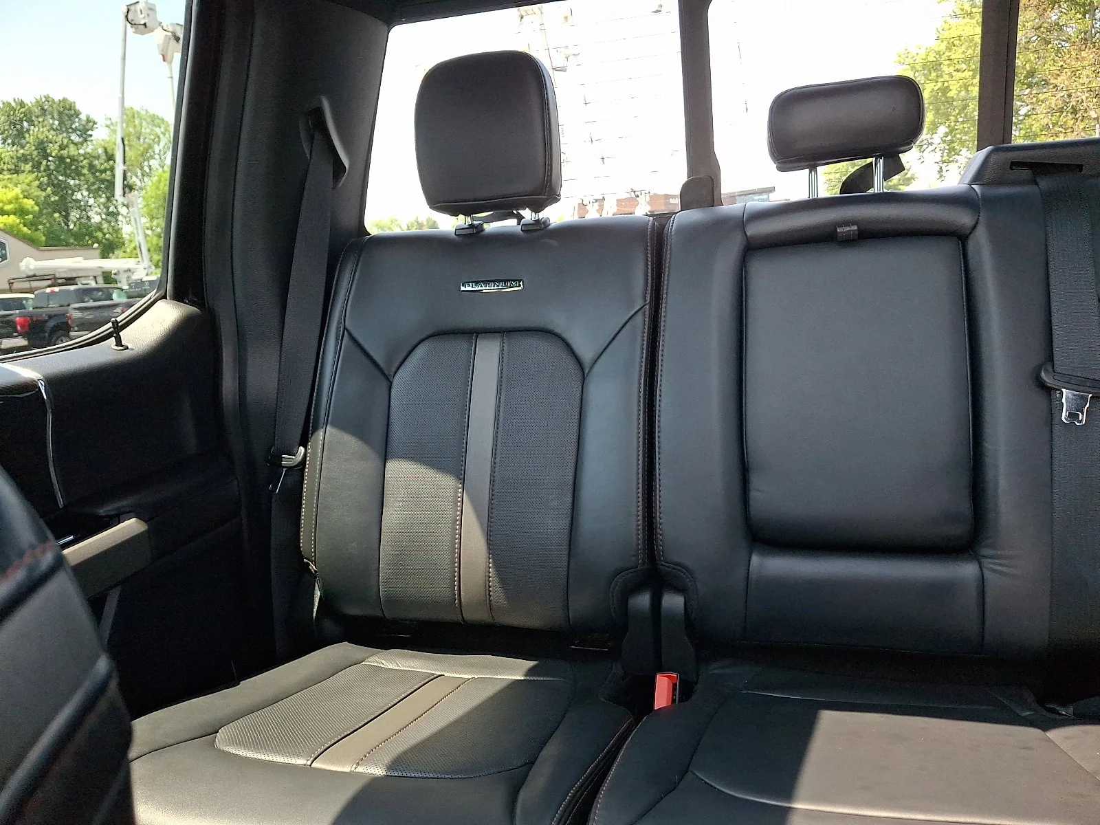 Used 2022 Agate Black Metallic   Um Ford Platinum image 18