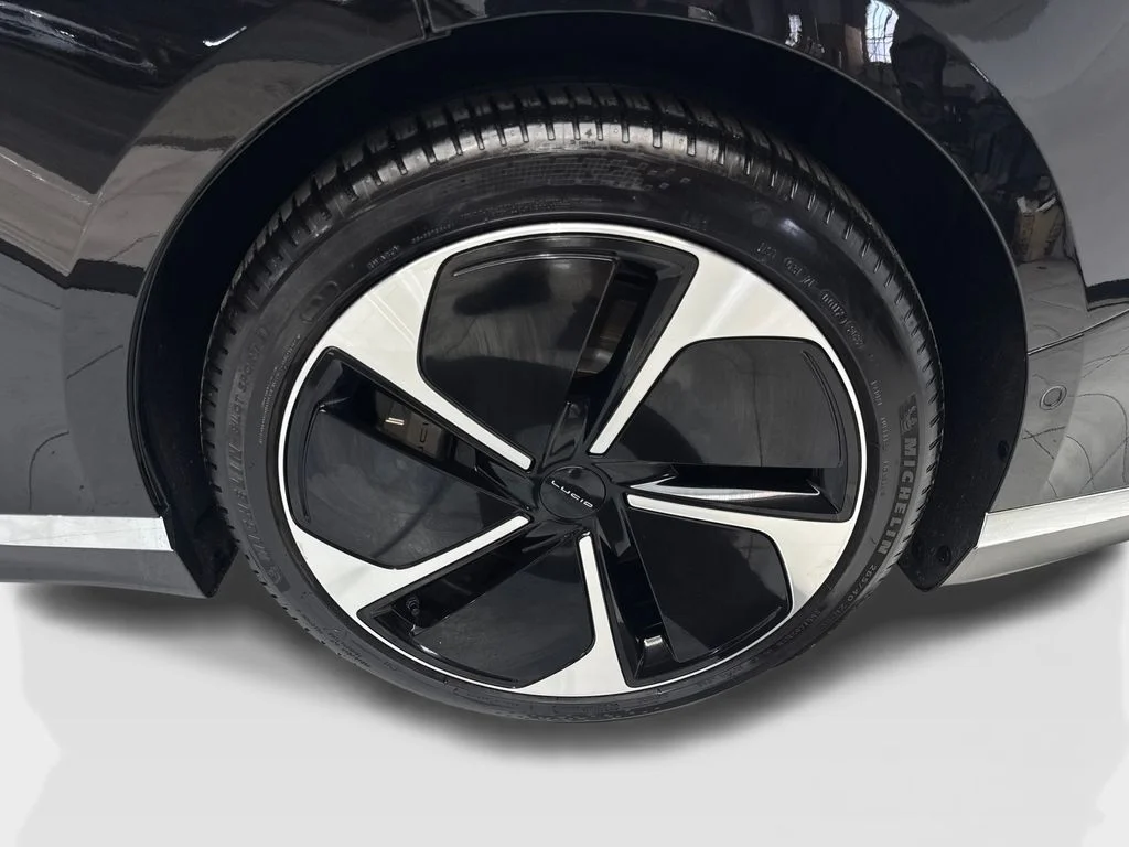 Used 2023 Black Lucid Touring image 83