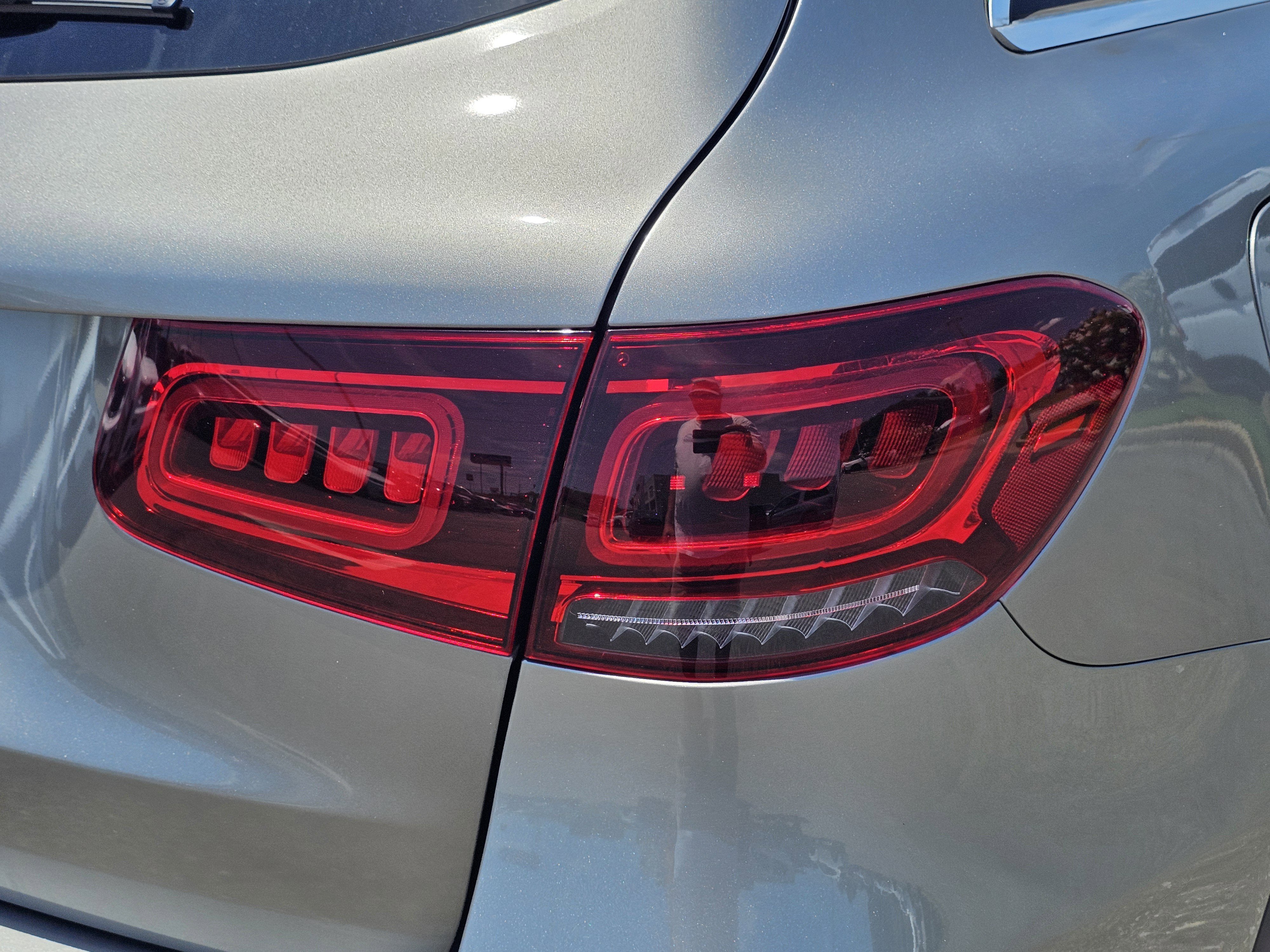 Used 2020 Mojave Silver Metallic Mercedes-Benz GLC 300 image 9
