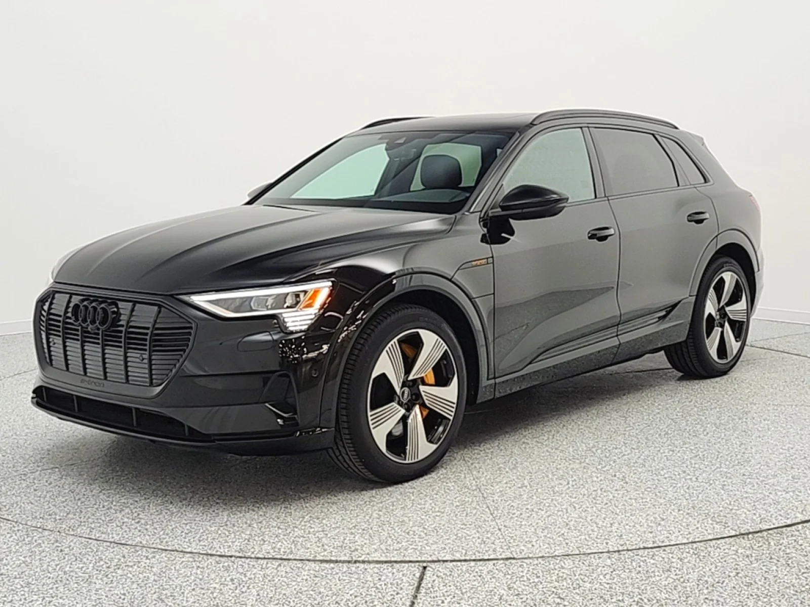 2023 Audi e-tron 95 kWh Premium Plus quattro's photo