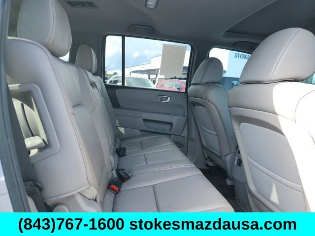 Used 2014 Silver Honda EX-L image 23