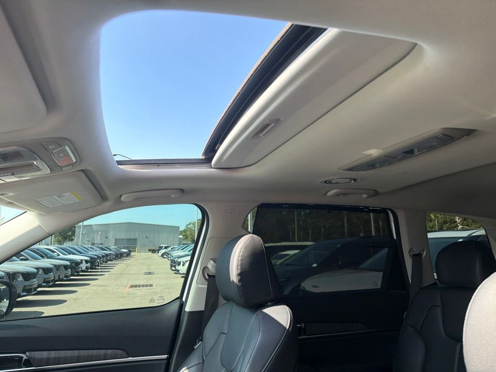Certified Used 2023 White Kia EX image 21