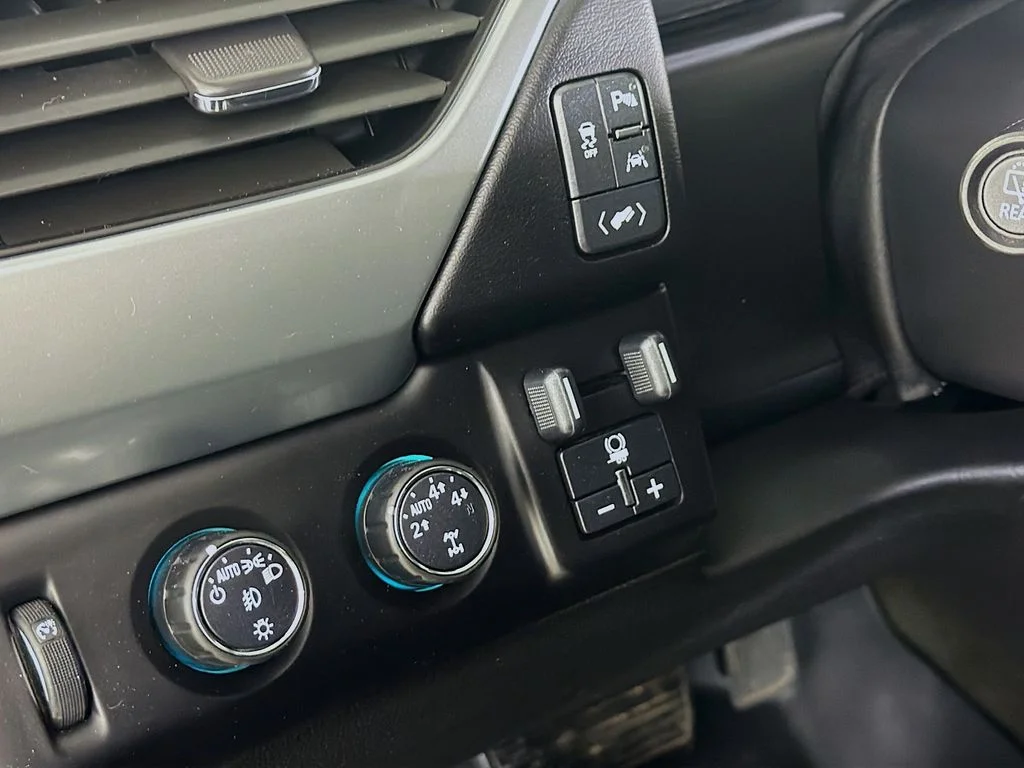 Used 2016  Chevrolet LT image 11