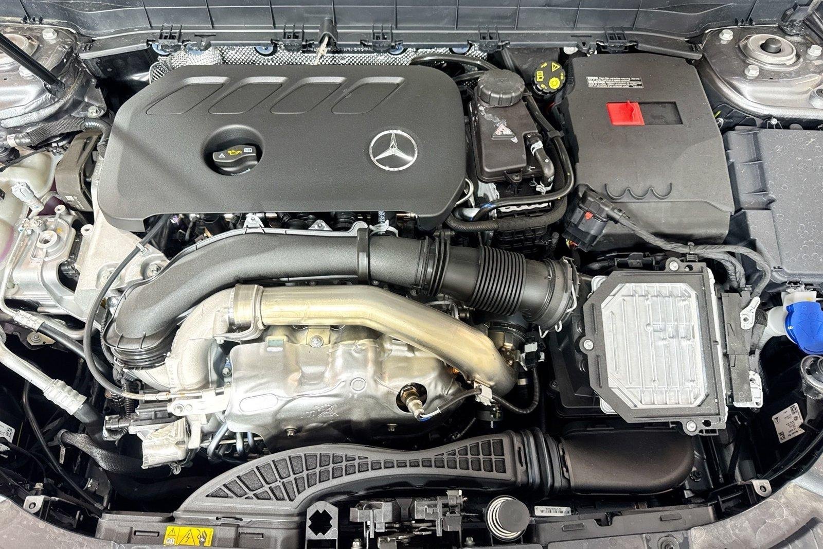 New 2026 Mountain Grey Metallic Mercedes-Benz GLB 250 image 28