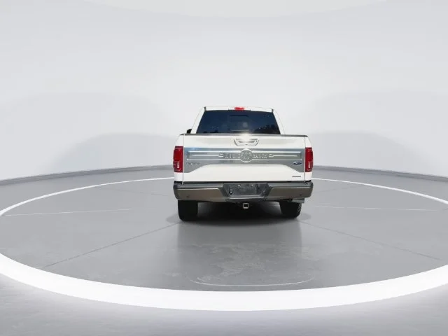 Used 2016  Ford King Ranch image 9