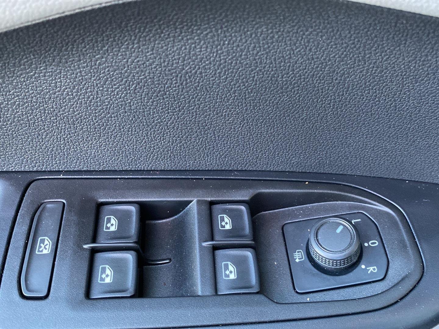 Used 2023 Dusk Blue Metallic Volkswagen S image 22