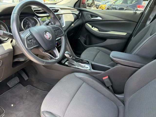 Used 2023  Buick Preferred image 18