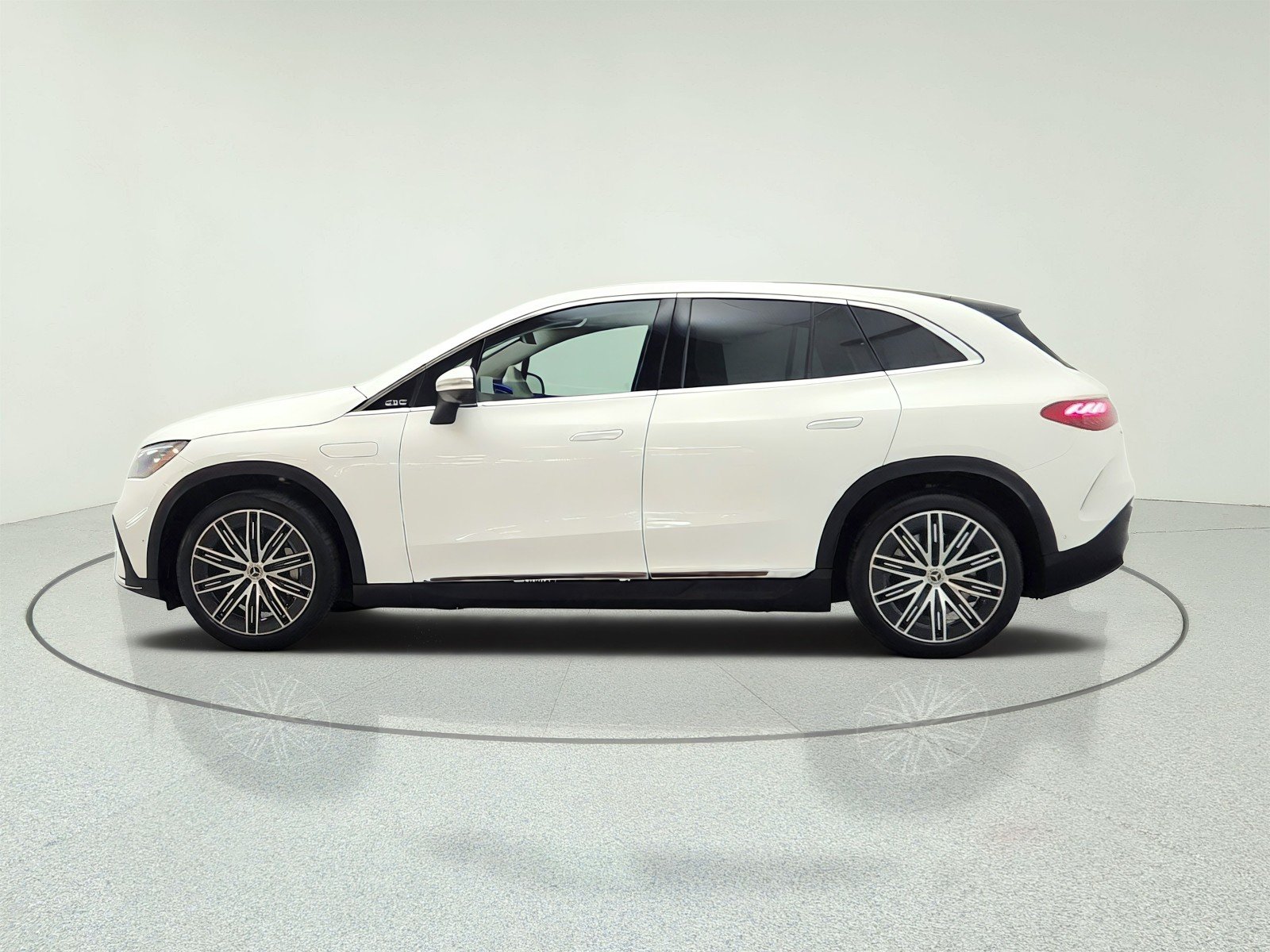 Used 2023 Polar White Mercedes-Benz EQE 500 4MATIC® SUV image 8