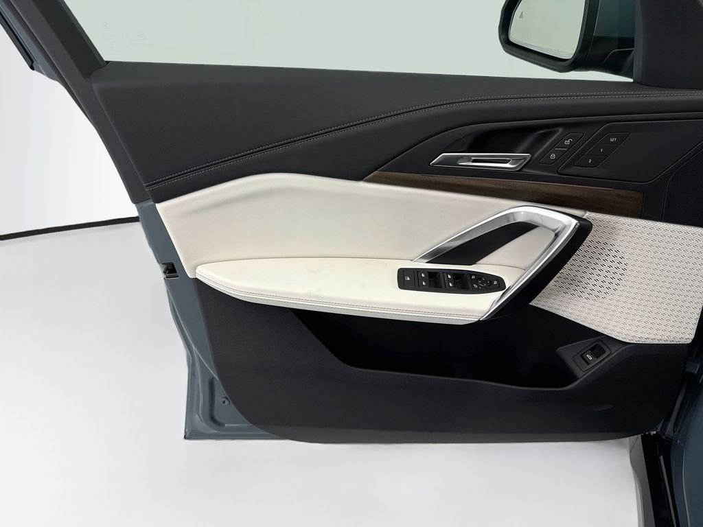 New 2026 Green Metallic BMW xDrive28i image 23