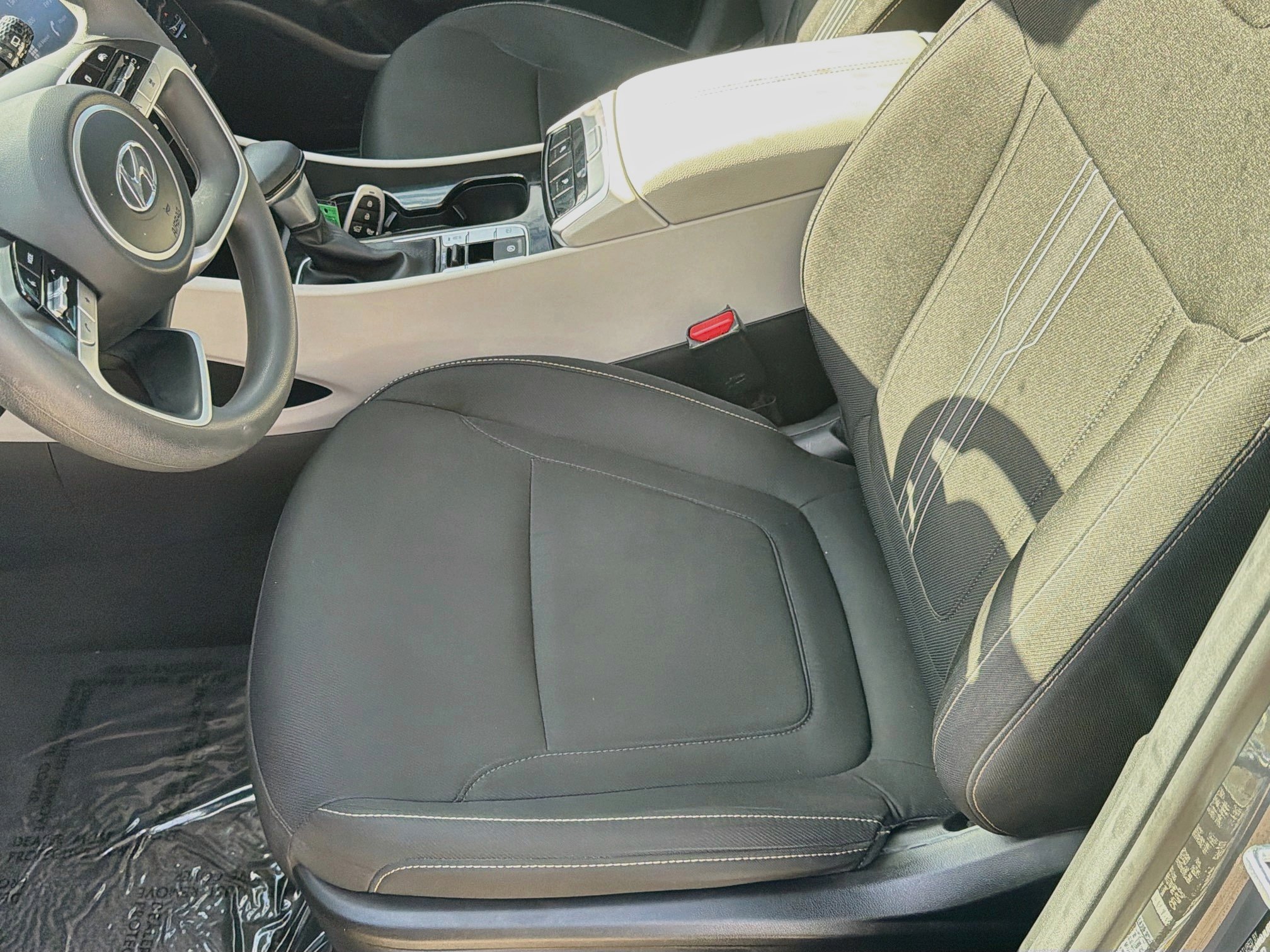 Used 2024 Hampton Gray Hyundai SEL image 16
