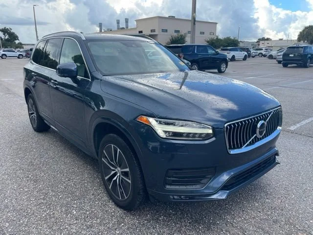 Used 2020 Blue Volvo Momentum image 1