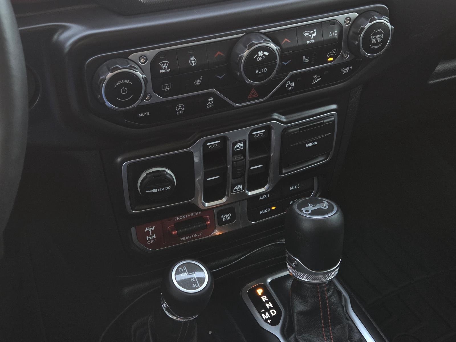 Used 2018 Firecracker Red Clearcoat Jeep Rubicon image 27