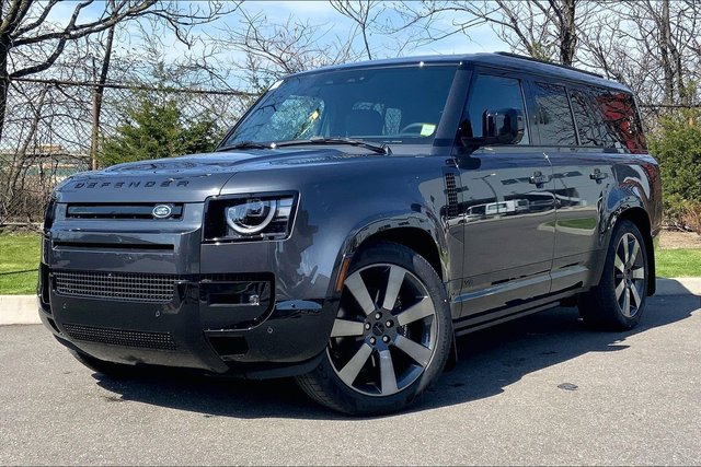 2026 Land Rover Defender 130 V8