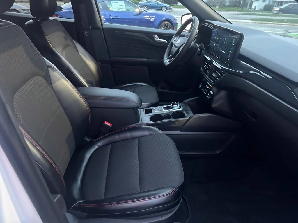 Used 2024 White Metallic Ford ST-Line image 35