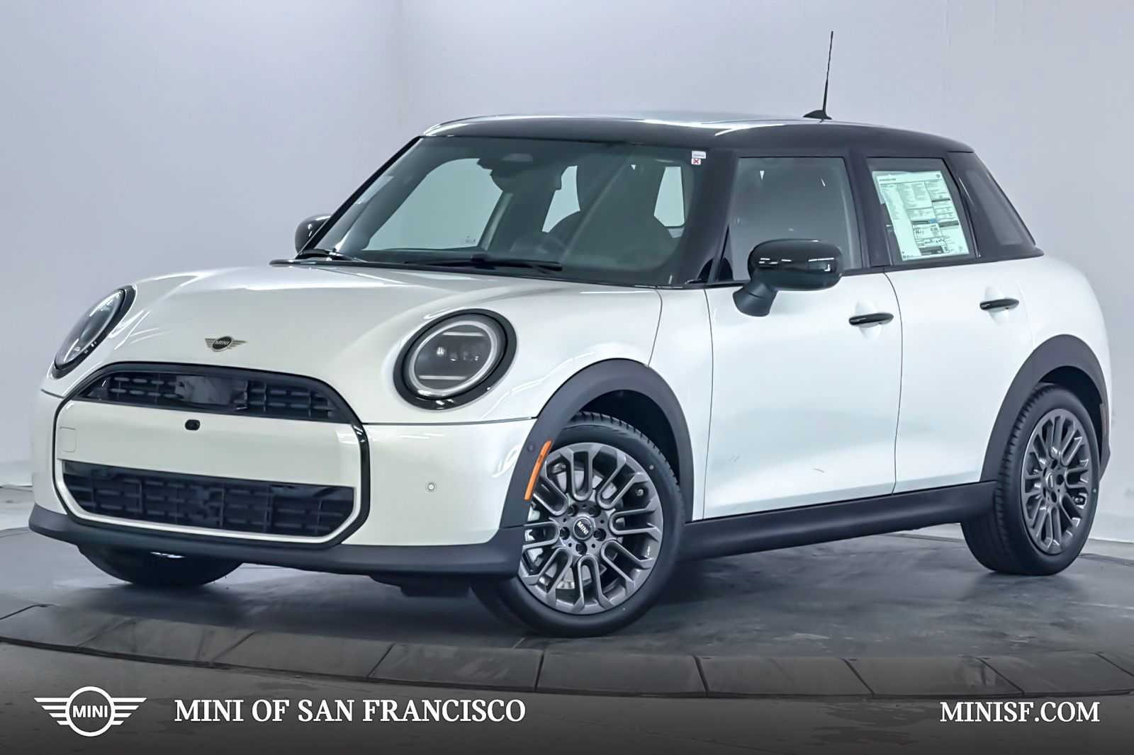 2026 MINI 4 Door Iconic