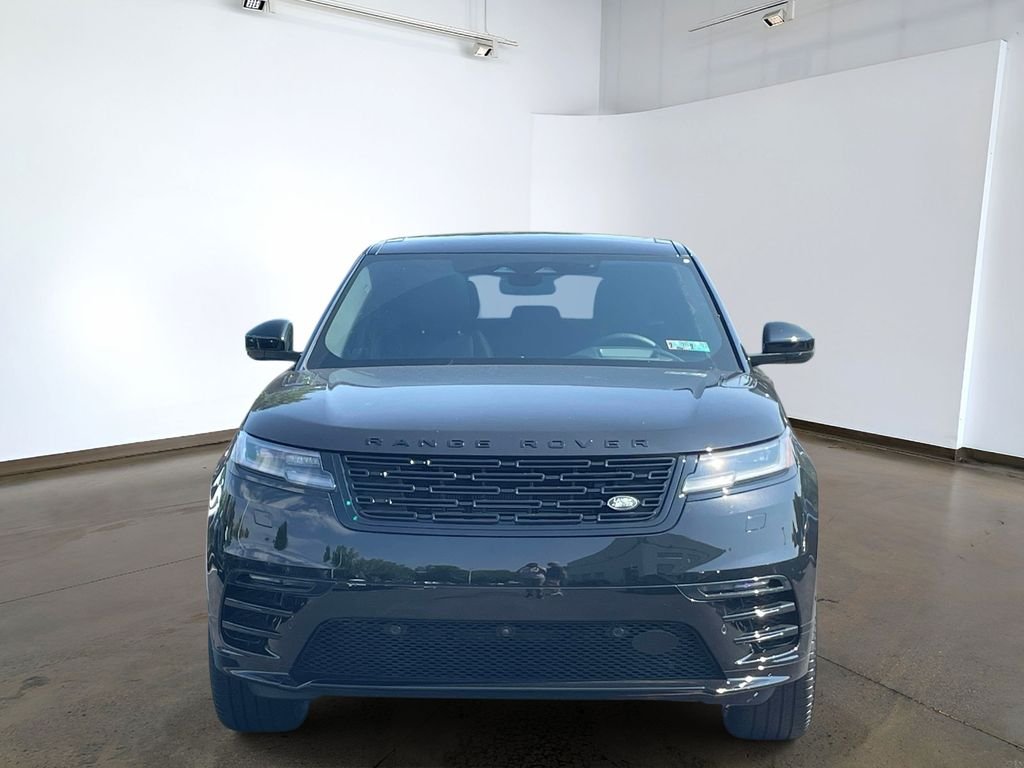 New 2026 Santorini Black Land Rover Dynamic SE image 2