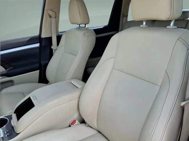 2019 Toyota Highlander XLE - Photo 12