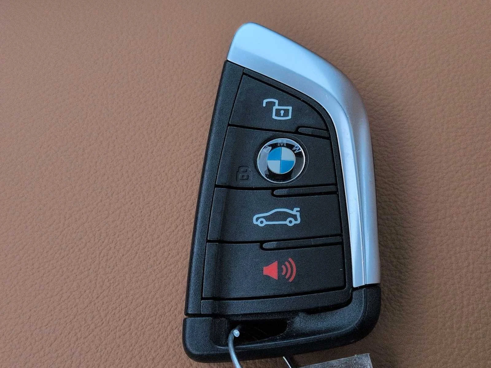New 2025 Tanzanite Blue II Metallic BMW 330i xDrive image 37