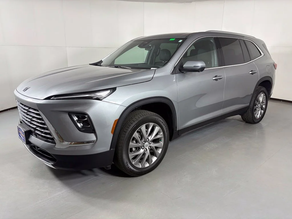 Used 2026 Gray Buick Preferred image 4