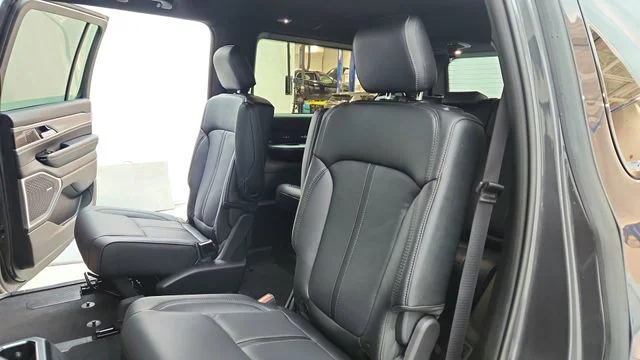 New 2026 Baltic-Gray Metallic Clear-Coat Exterior Paint Jeep Limited Altitude image 20