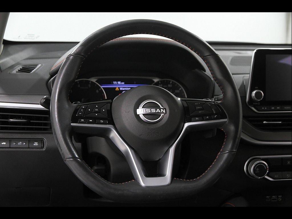 2025 Nissan Altima SR - Photo 7