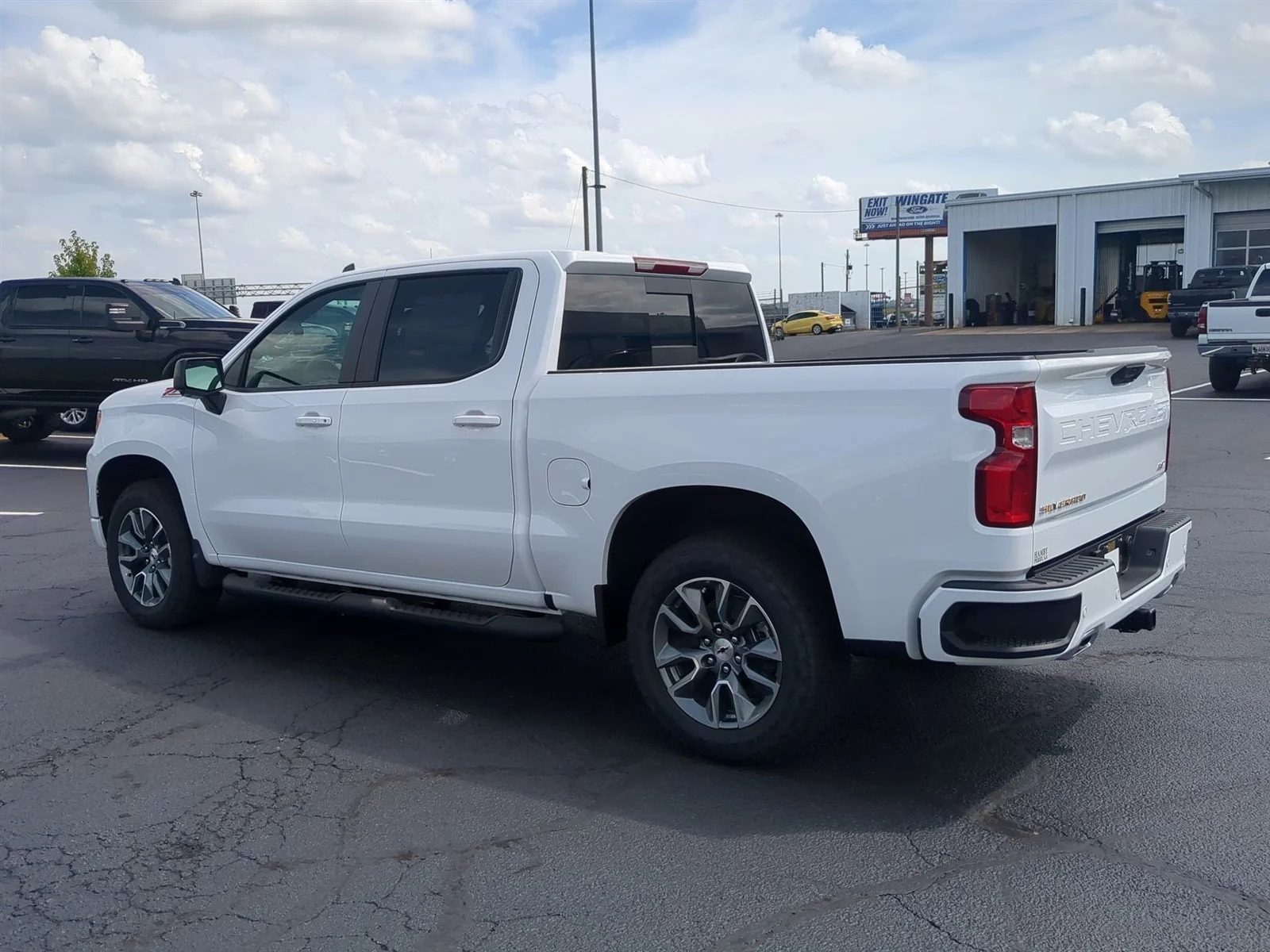 New 2026 Summit White Chevrolet RST image 6