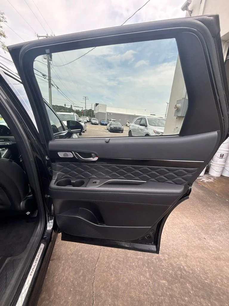 Used 2021 Black Hyundai Calligraphy image 22