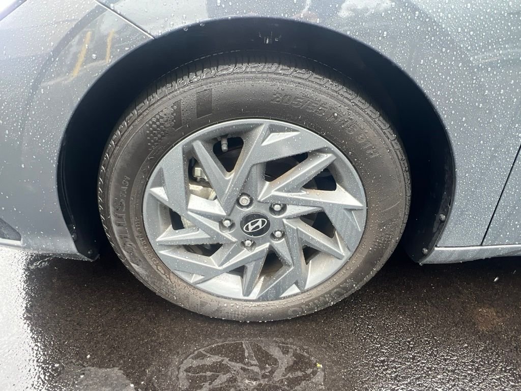 Used 2024 Gray Hyundai SEL image 9