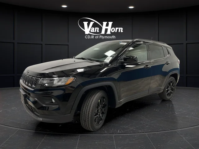 New 2026 Diamond Black Crystal Pearl-Coat Exterior Paint Jeep Latitude image 3