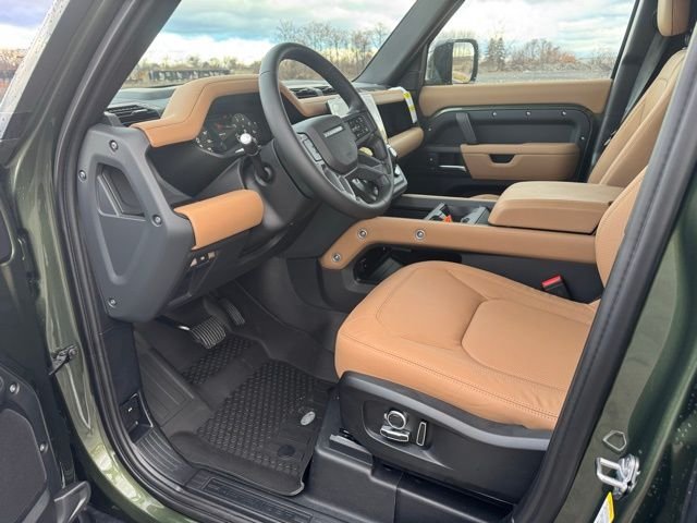 New 2026 Woolstone Green Land Rover X-Dynamic SE image 16