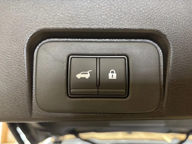 New 2026 Everest White Pearl Tricoat Nissan Rock Creek image 17