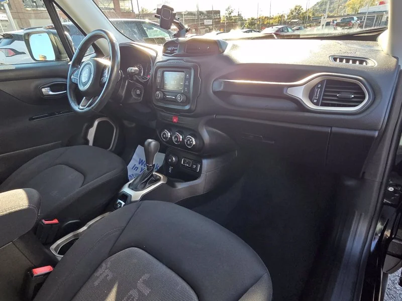 Used 2017 Black Jeep Latitude image 13