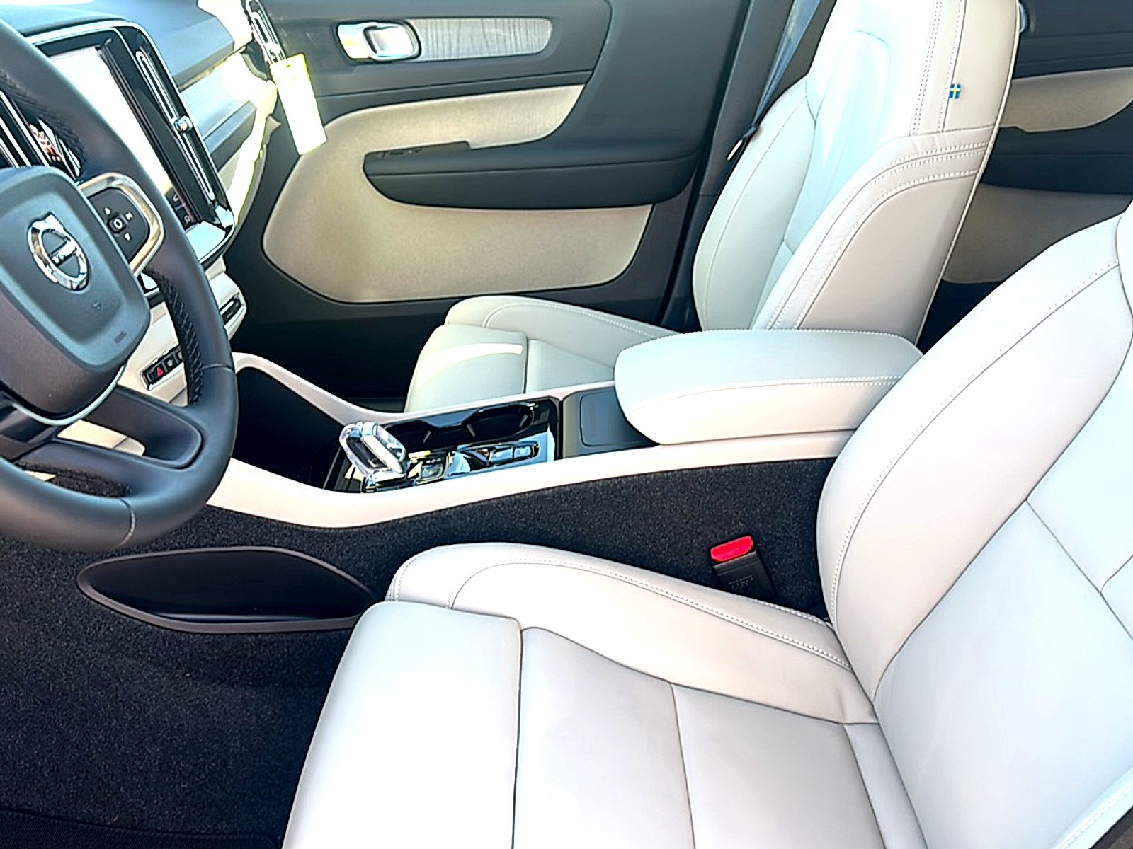 New 2026 Vapour Grey Volvo Plus image 10
