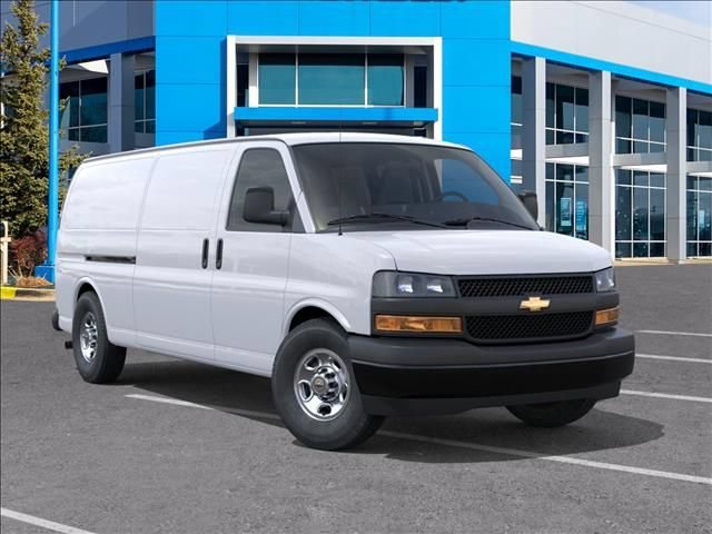 New 2026 Summit White Chevrolet WT image 7