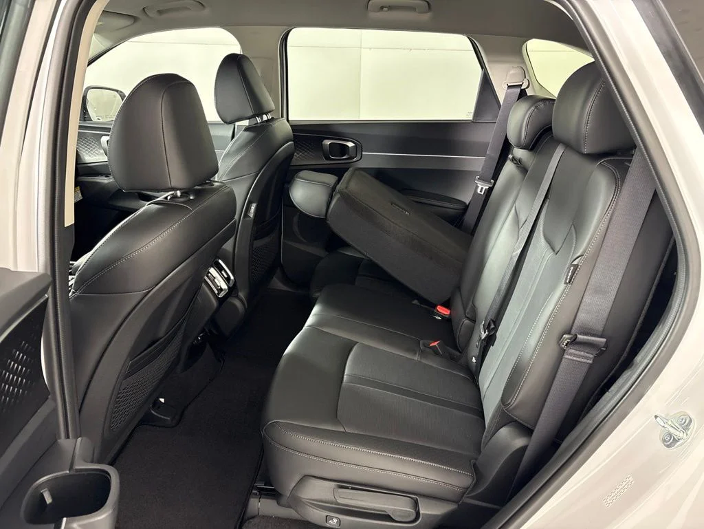 New 2026 White Kia S image 23