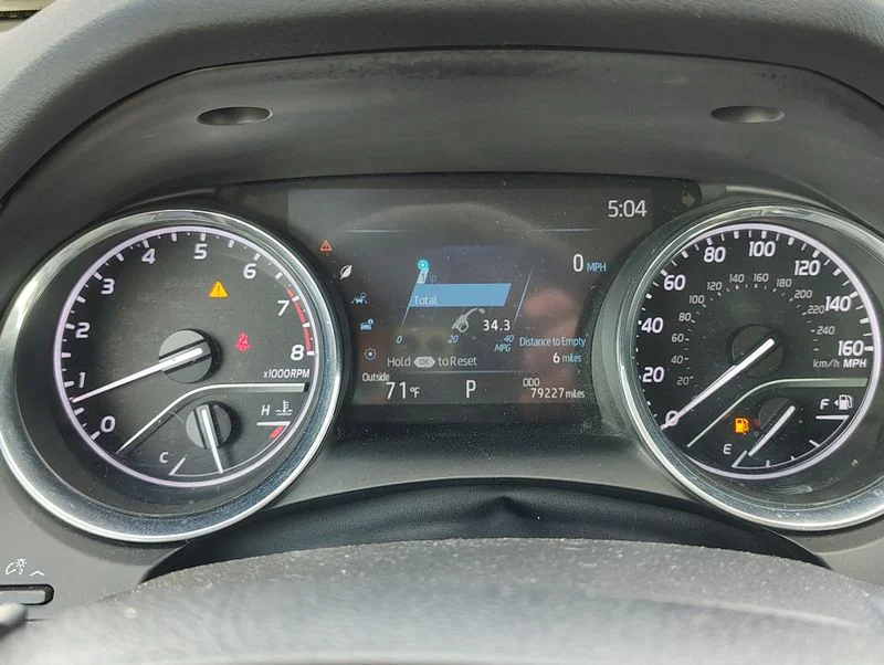 Used 2020 White Toyota SE image 14