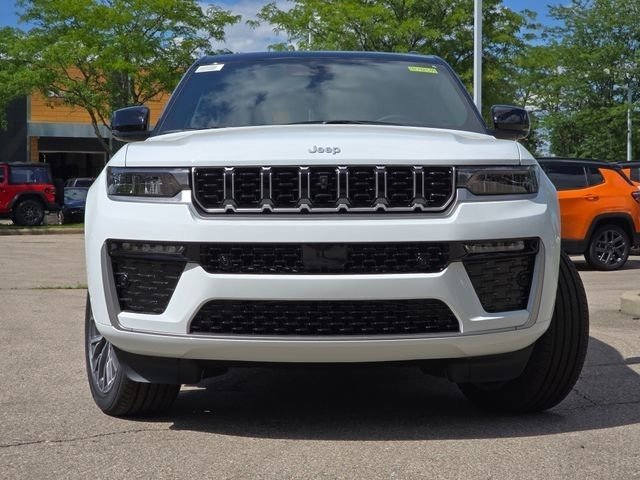 New 2026 Bright White Clear-Coat Exterior Paint Jeep Summit image 3