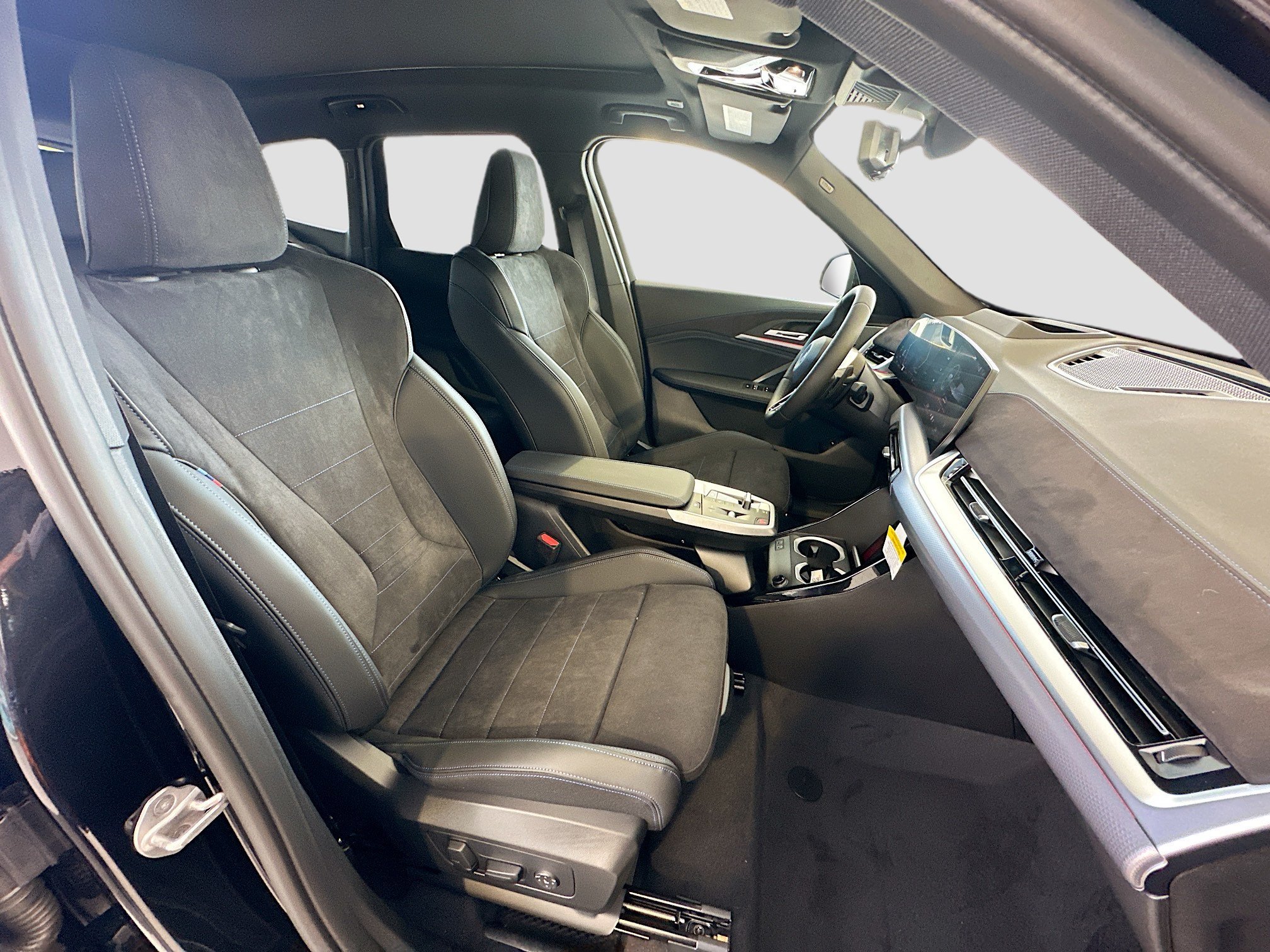 New 2026 Black Sapphire Metallic BMW xDrive28i image 21