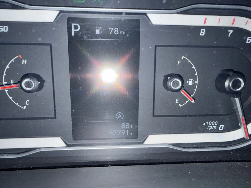 Used 2023 Silver Hyundai SE image 34