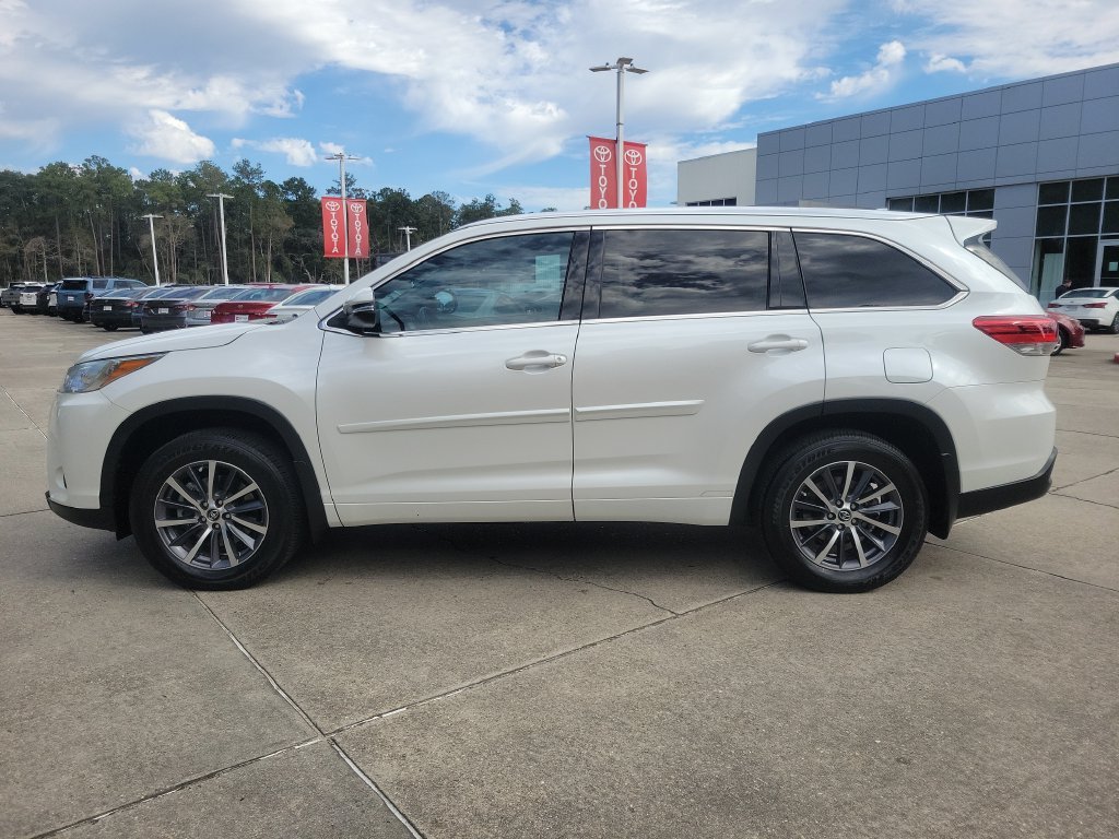 Certified Used 2017 White Toyota XLE image 2