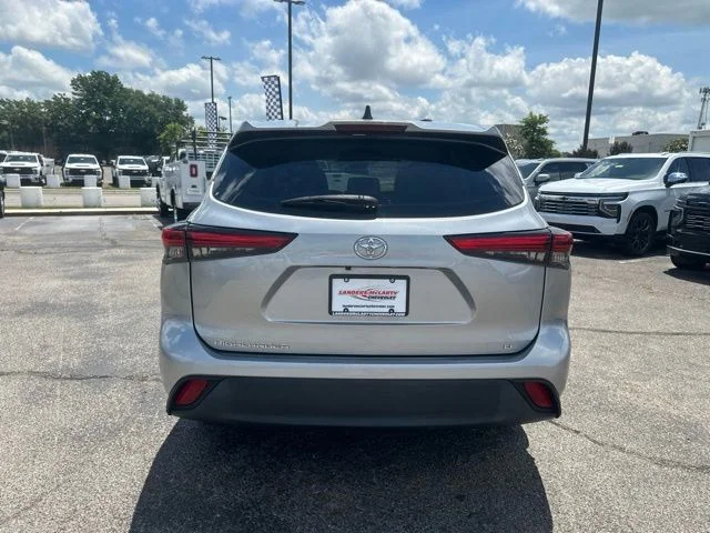 Used 2023 Silver Toyota LE image 4