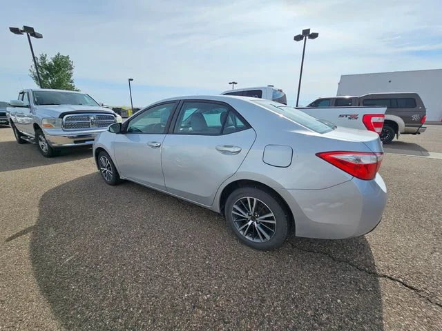 Used 2014 Classic Silver Metallic Toyota LE image 13