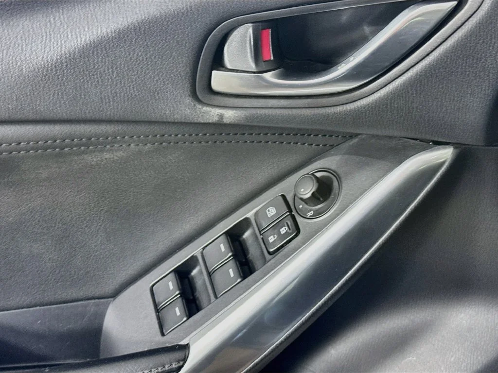 Used 2015 Blue Mazda i Touring image 20