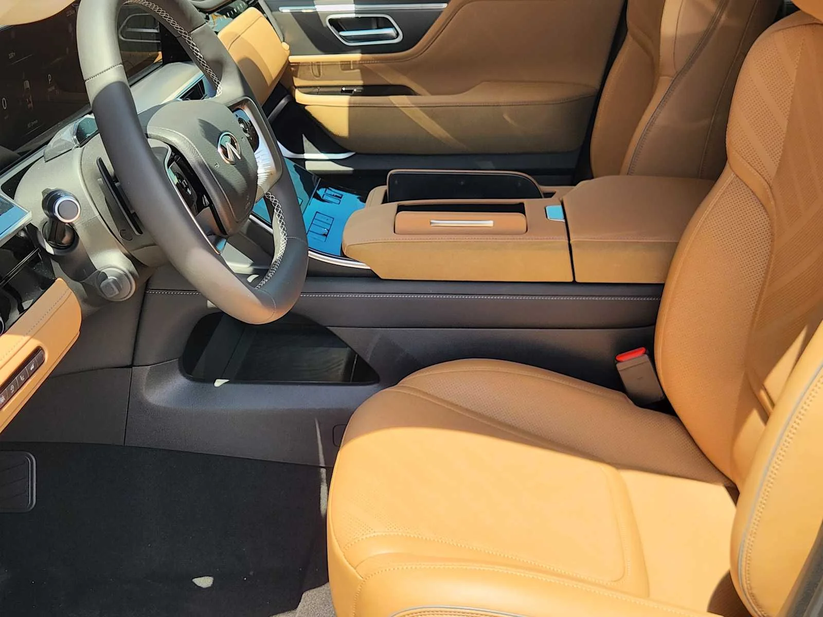 New 2027 BLACK OBSIDIAN INFINITI Luxe 2WD image 8