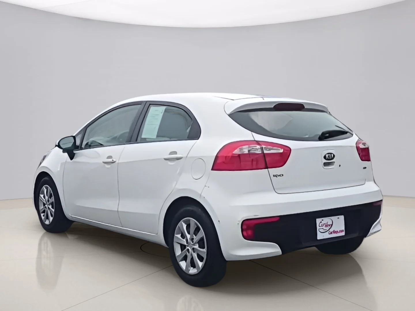 Used 2016 White Kia LX image 3