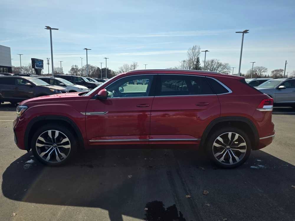 Used 2021 Volkswagen Atlas Cross Sport SEL Premium R-Line with VIN 1V2FE2CAXMC212094 for sale in St. Cloud, Minnesota